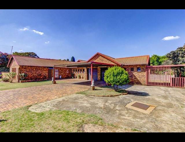 3 BEDROOM HOUSE FOR SALE IN POMONA